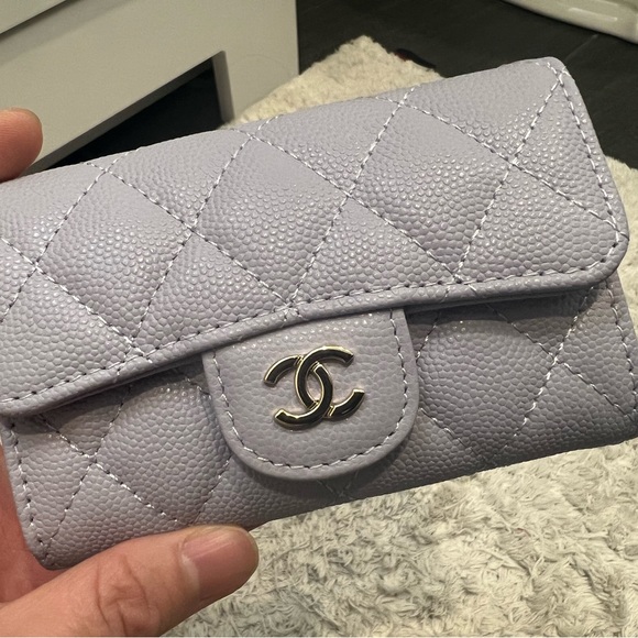 Chanel Classic Flap card case in light purple with light gold hardware - Picture 3 of 9